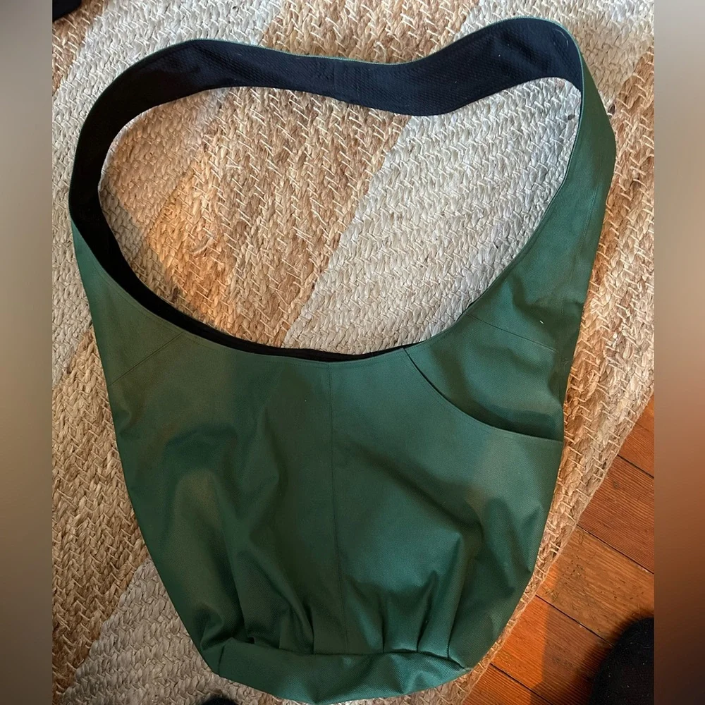 Pet carry bag for 20 pounds and under